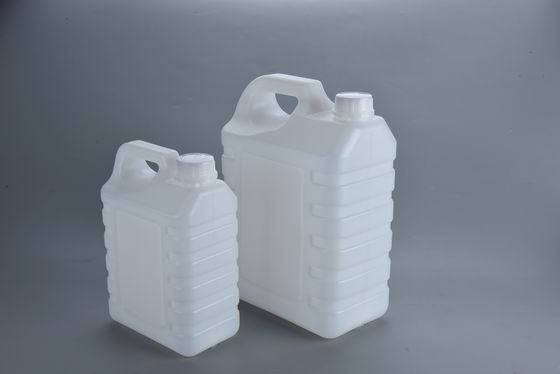 2अनुकूलन के लिए.5L सफेद एचडीपीई प्लास्टिक जेरी कैन के साथ तंग सिर और पेंच ढक्कन